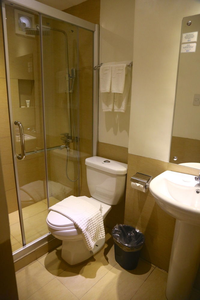 Fersal Hotel Makati Avenue 마카티 외부 사진