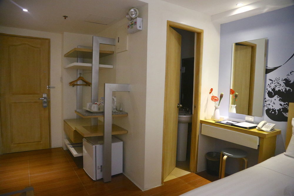 Fersal Hotel Makati Avenue 마카티 외부 사진